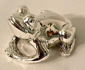 lot 360 image: Ercuis Saint Hilaire Collection Frog Themed Marque Place Holders