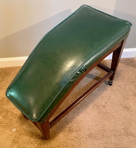 lot 369 image: Vintage Shoe Shine Bench