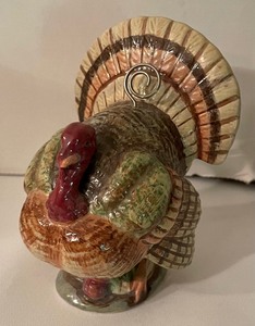lot 380 image: Fall Decorative Items