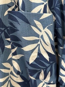 lot 415 image: Mens Tropical Print Tommy Bahama Silk Shirt