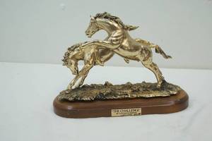 cast bronze horse statue