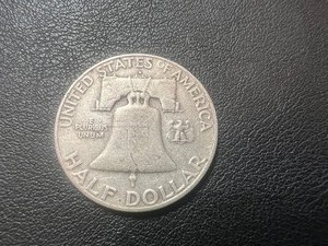 lot 5 image: 1952D SILVER HALF DOLLAR