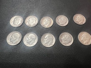 lot 11 image: LOT OF 10 1950S ROOSEVELT DIMES 90%SILVER