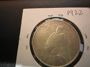 lot 29 image: 1922 SILVER PEACE DOLLAR