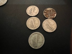 lot 38 image: LOT OF 5 MERCURY DIMES