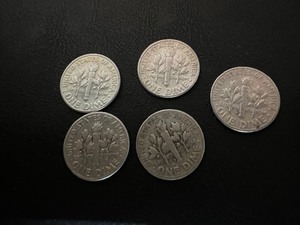 lot 45 image: LOT OF 5 SILVER ROOSEVELT DIMES FROM THE 1950S