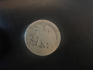 lot 54 image: NO DATE WALKING LIBERTY HALF DOLLAR  90% SILVER