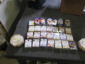 28 wax melts and 2 candles...