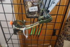 lot 3 image: Bear Archery Apprentice 2 Split Limb Compound Bow LH