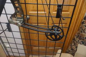 lot 4 image: Barnett Vortex Compound Bow RH