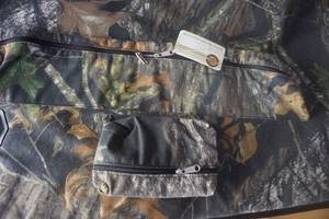 lot 15 image: Neet Archery Products Camo Cross Bow Case
