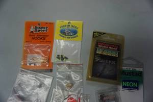 lot 121 image: Assorted Fishing Hooks, Jigs, Bobber Stops and Stringer