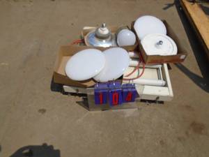 lot 104 image: Group of LED lights & tube light. Tested & works. As shown.