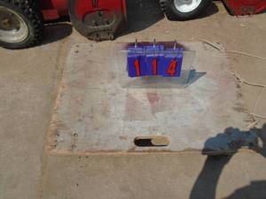 lot 114 image: 32 x 24 wood dolly. As shown.