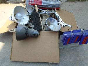 lot 116 image: Box of work lights. As shown.