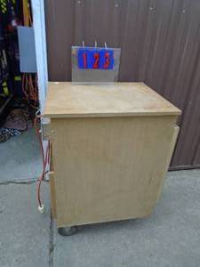 lot 123 image: Rolling shop air cleaner using furnace filter. Shop made. 20w x 25d x 36h. As shown.