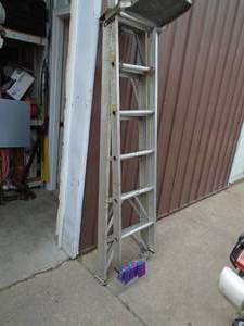 lot 138 image: A-Frame ladder. Approx. 6. As shown.