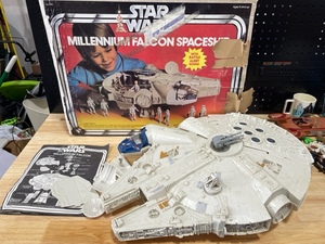 lot 1 image: Star Wars Millenium Falcon