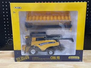 lot 23 image: ERTL New Holland Die Cast Combine