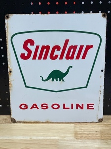 lot 31 image: Sinclair Gasoline Metal Sign