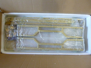 lot 9 image: OuQinDesign Square Gold Bar Cart