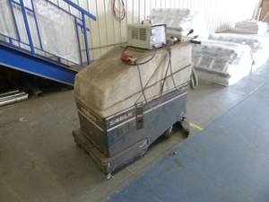 Advance Floor SweeperScrubber
