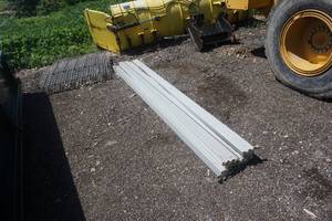 lot 8 image: Pallet Racking Load Beams and Wire Support Panels