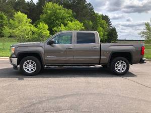 lot 2H image: 2014 GMC Sierra 1500 SLE - 4X4