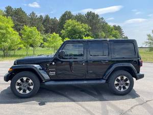 lot 1 image: 2018 Jeep Wrangler Unlimited Sahara - 4X4 - 1 OWNER