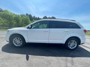 lot 9D image: 2013 Dodge Journey SXT