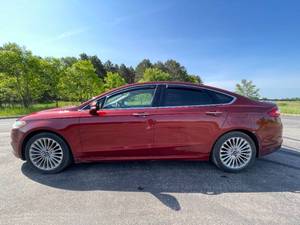 lot 5 image: 2014 Ford Fusion Titanium - 2 OWNERS