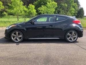 lot 10L image: 2013 Hyundai Veloster Turbo