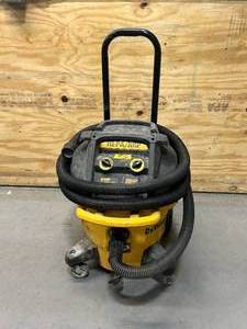 lot 12 image: DEWALT DWV012 Commercial Grade 10 Gallon WetDry HEPARRP Dust Extractor