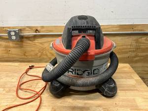 lot 47 image: RIDGID 6 Gallon Shop Vac
