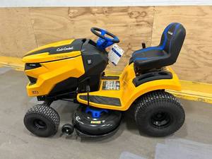 lot 1A image: CUB CADET XT1 Enduro LT 42 in. 56-Volt MAX 60 Ah Battery Lithium-Ion Electric Drive Cordless Riding Lawn Tractor with Charger