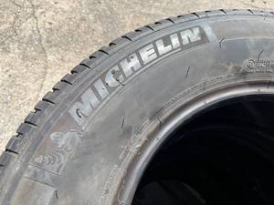 lot 22 image: Michelin LT26570R18 Tires