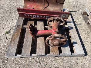 lot 23 image: Farmall M Hood and Narrow Frontend