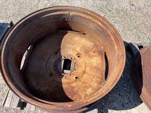 lot 13 image: Oliver Tractor Wheels