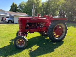 lot 2 image: 1951 International Harvester Farmall M, Wide Front w Power Steering