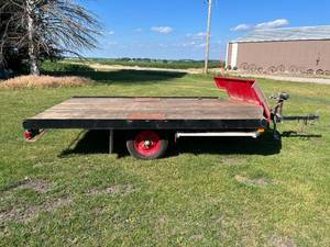 lot 11 image: ATVSnowmobile Trailer