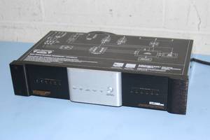 lot 45 image: Monster Power HTS 2600 MKII Home Theater Reference Power Center