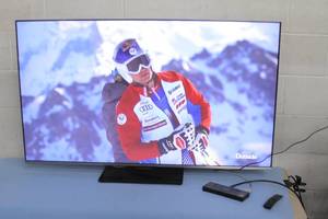 lot 102 image: Samsung 55 MU8000-Series Class HDR UHD Smart LED Television  TV  Display  Monitor with Stand & Remote Control