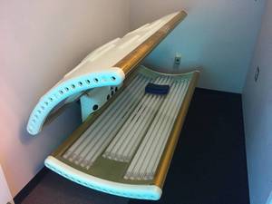 lot 13 image: Tan America Commercial Tanning Bed