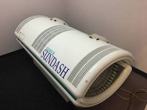 lot 14 image: Super Sundash Intellitan Plus Tanning Bed