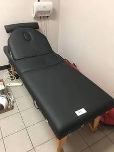 lot 21 image: 72 x 29 x 26 Professional Massage Table