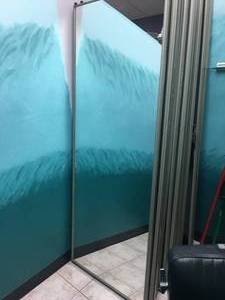 lot 40 image: Lot of 16 Mirrored Door Panels