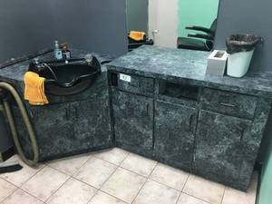 lot 42 image: Salon Station with Sink, Mirror, Light, Cabinet - Measures Approx. 81 x 36 x 33