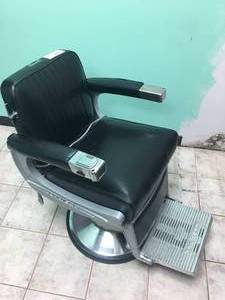 lot 43 image: Belmont Electric Barber Chair