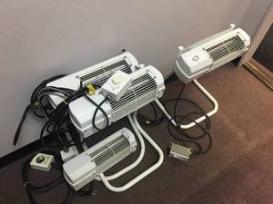lot 53 image: Lot of 4 Tanning Bed Fans with Speed Switches - 3 on Stands