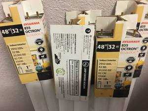 lot 57 image: Lot of 10 Sylvania 835 Ectron 48 32W Replacement Bulbs - New